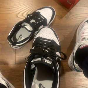 Nike dunk low retro black and white